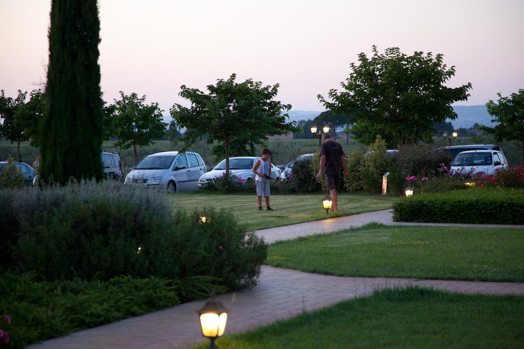 Agriturismo Le Rondini Di Francesco Di Assisi Cannara Exterior photo